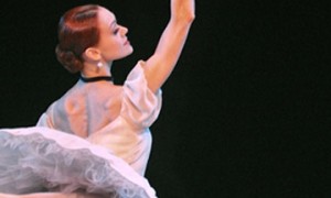 Uliana Lopatkina and Marat Shemiunov in Pavlova and Cecchetti. © Marc Haegeman.