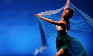 From the Gala flyer: Kei Akahoshi in Water.© Daniel Jones. (Click image for larger version)
