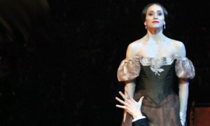 Marianela Nunez and Thiago Soares in Onegin.© Dave Morgan, by kind permission of the Royal Opera House. (Click image for larger version)