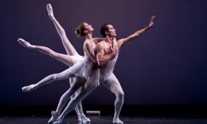 Seth Orza, Carla Körbes, Maria Chapman, Lesley Rausch (front-back) in Apollo.© Lindsay Thomas. (Click image for larger version)