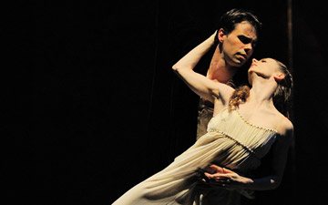 Maria Kochetkova and Joan Boada in Tomasson's Romeo & Juliet. © Erik Tomasson.