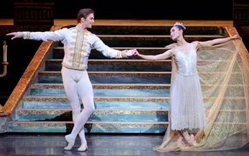 Jin Yao and Kostyantyn Keshyshev in Cinderella.© Conrad Dy-Liacco. (Click image for larger version)