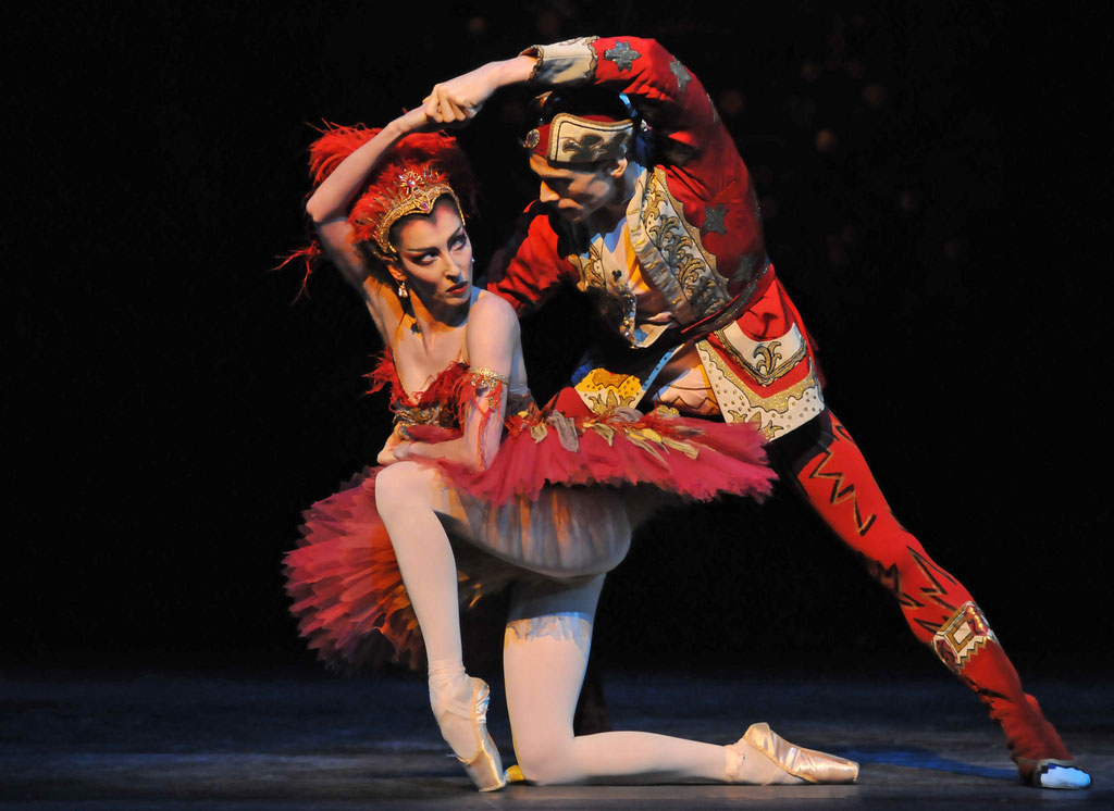 Mara Galeazzi and Edward Watson in The Firebird.© Dave Morgan, by kind permission of the Royal Opera House. (Click image for larger version)