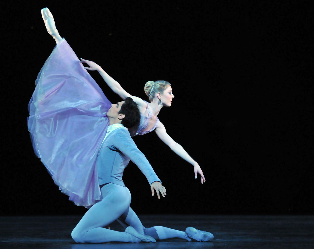Sarah Lamb & Federico Bonelli in Jerome Robbins <I>In the Night</I>.<br />© Dave Morgan, by kind permission of the Royal Opera House. (Click image for larger version)