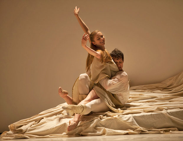 Carla Körbes and Seth Orza in Jean-Christophe Maillot’s <I>Roméo et Juliette</I>.<br />© Angela Sterling. (Click image for larger version)