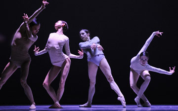 San Francisco Ballet in McGregor's Borderlands.© Erik Tomasson. (Click image for larger version)