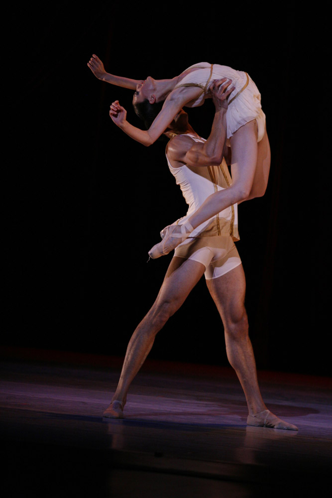 Victoria Jaiani and Fabrice Calmels in <I>Age of Innocence</I>.<br />© Herbert Migdoll. (Click image for larger version)