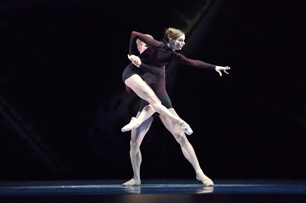 Maria Kochetkova and Gennadi Nedvigin in Page's <I>Guide To Strange Places</I>.<br />© Erik Tomasson. (Click image for larger version)