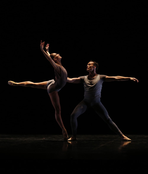 RNZB dancers perform in <I>Of Days</I> by Andrew Simmons.<br />© Evan Li. (Click image for larger version)