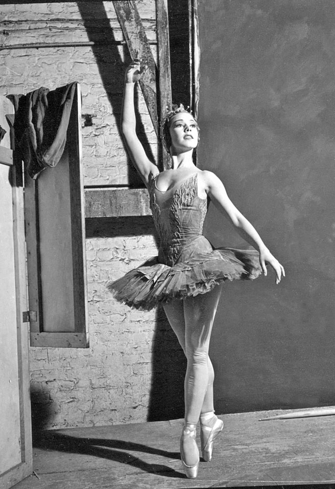 <I>The Sleeping Beauty</I>, 1951 - Nadia Nerina as The Bluebird.<br />© Roger Wood, courtesy the Royal Opera House. (Click image for larger version)