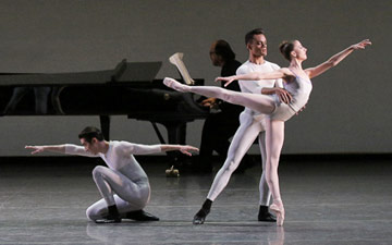 The Company in Justin Peck's In Creases.© Paul Kolnik. (Click image for larger version)