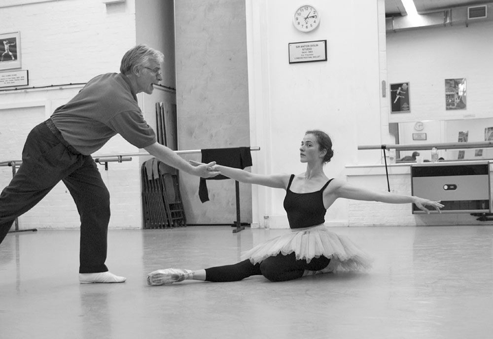 David Wall coaching Elena Glurdjidze at English National Ballet.© Daria Klimentova. (Click image for larger version)