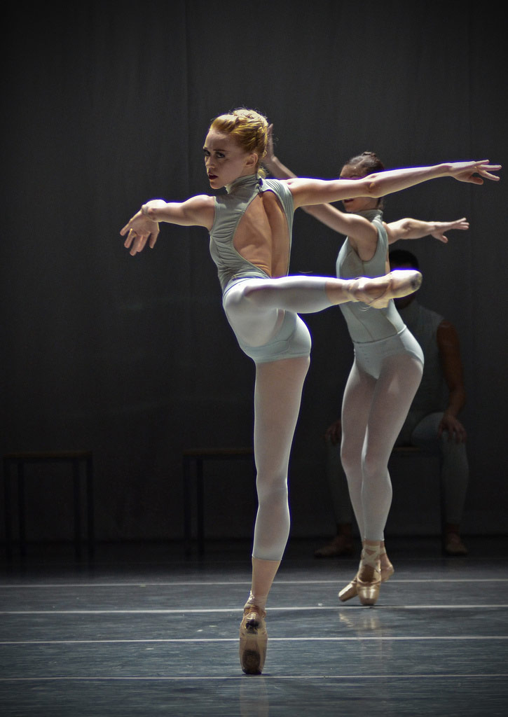 Dusty Button in William Forsythe's The Second Detail.© Dave Morgan. (Click image for larger version)