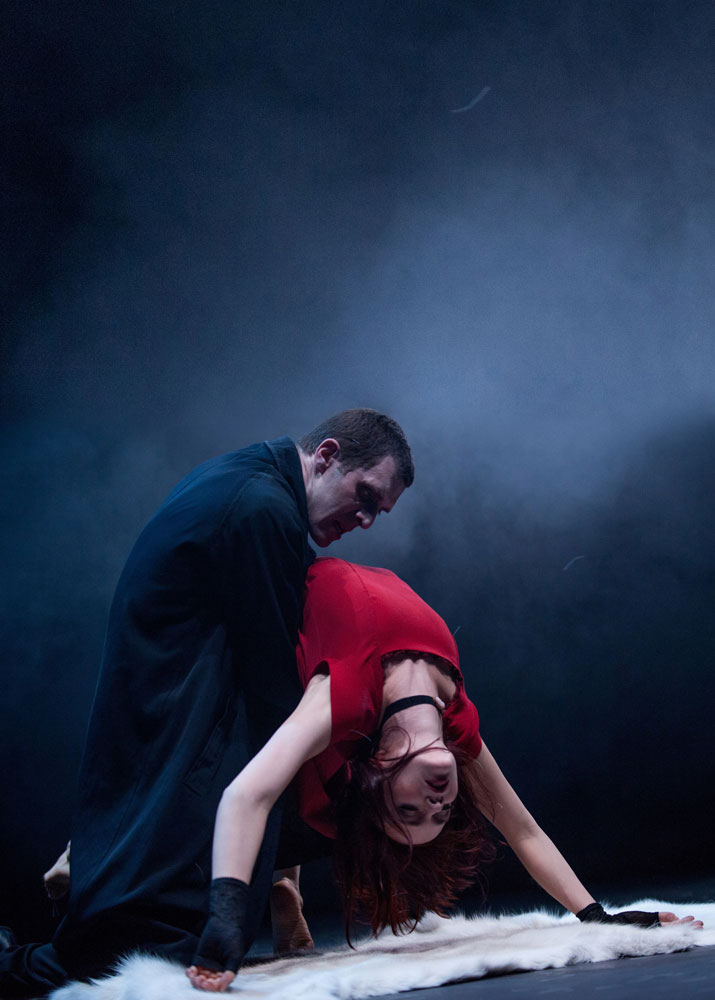 Jonathan Goddard and Kirstin McGuire in Dracula.© Colin Hawkins. (Click image for larger version)