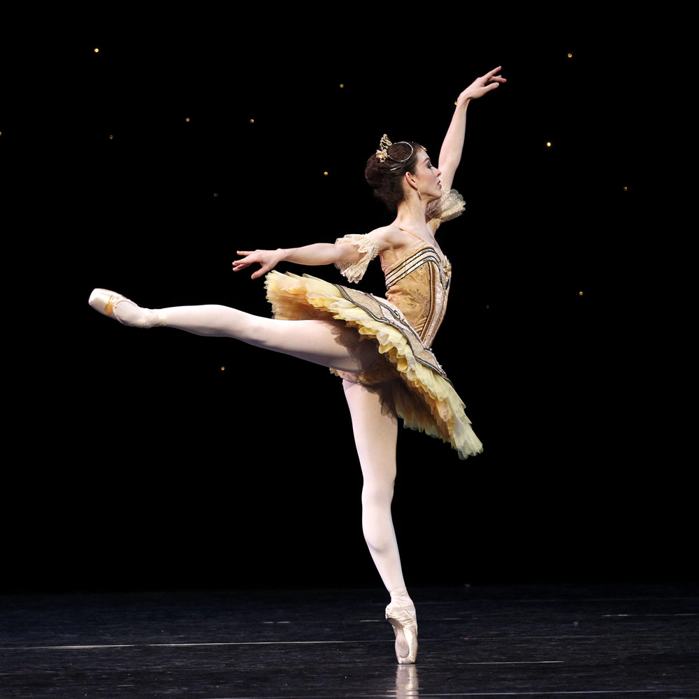 Juliet Burnett in Paquita.© Jeff Busby for Australian Ballet. (Click image for larger version)