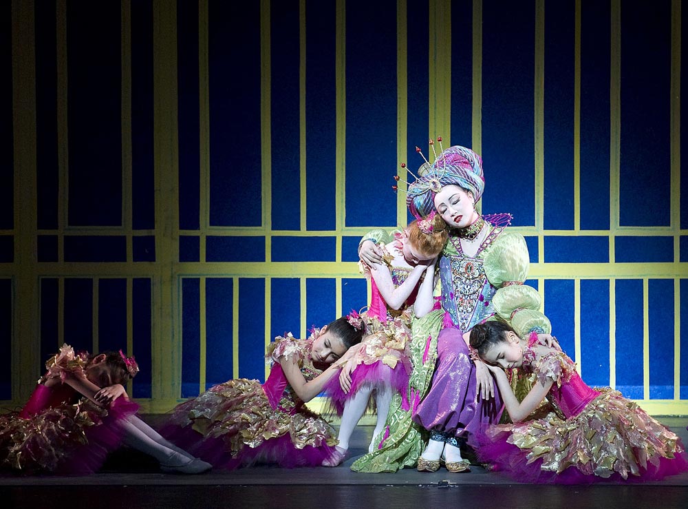 Zhong-Jing Fang as the Sugar Plum Fairy with the Little Fairies in Alexei Ratmansky's <I>The Nutcracker</I>.<br />© Gene Schiavone. (Click image for larger version)