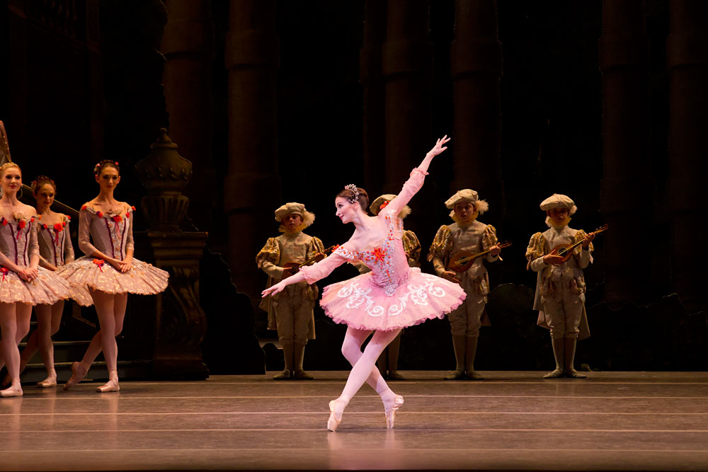 Lauren Cuthbertson in The Sleeping Beauty.© ROH / Johan Persson. (Click image for larger version)
