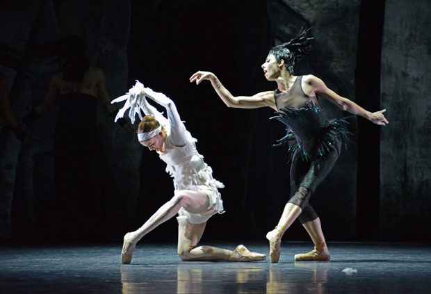 Anja Behrend and Maude Sabourin in <I>LAC</I>.<br />© Dave Morgan. (Click image for larger version)