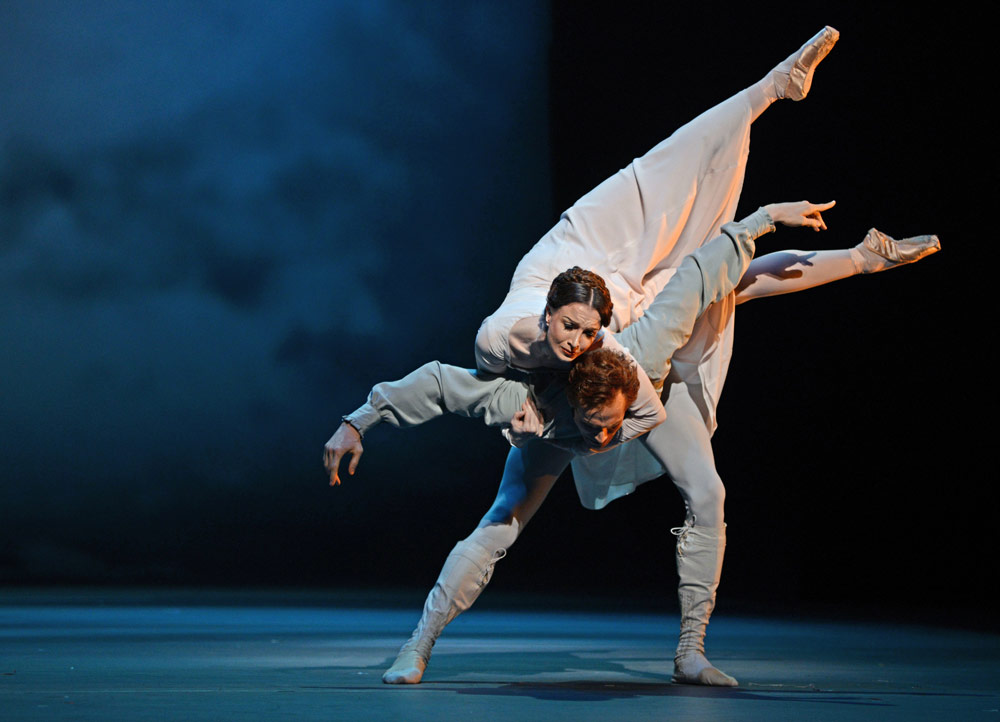 Lauren Cuthbertson and Edward Watson in Christopher Wheeldon's The Winter's Tale.© Dave Morgan, courtesy the Royal Opera House. (Click image for larger version)