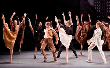 Scottish Ballet in Krzysztof Pastor's Romeo and Juliet.© Andy Ross. (Click image for larger version)