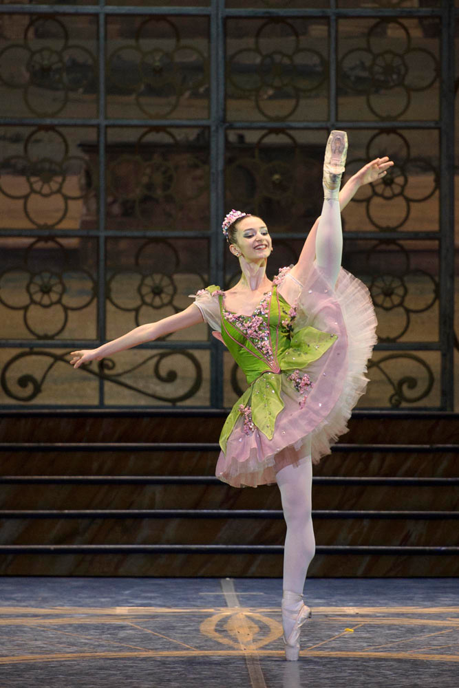 Marianna Suriano as the Lilac Fairy in <I>The Sleeping Beauty</I>.<br />© Francesco Squeglia. (Click image for larger version)