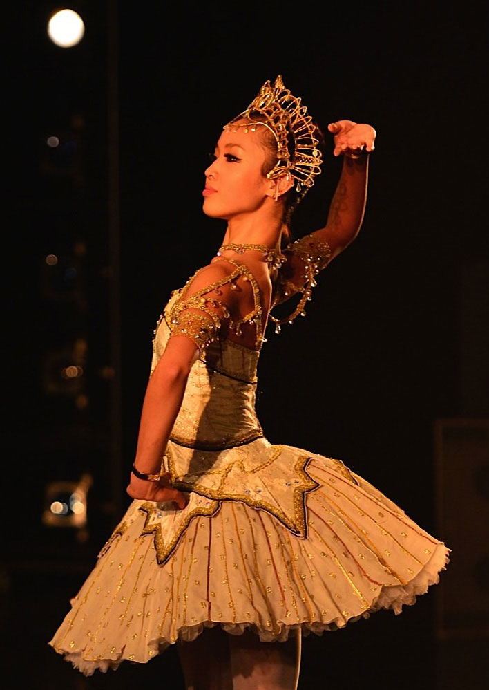 Chisato Katsura backstage in <I>Raymonda Act III</I> costume.<br />© Brian Slater. (Click image for larger version)