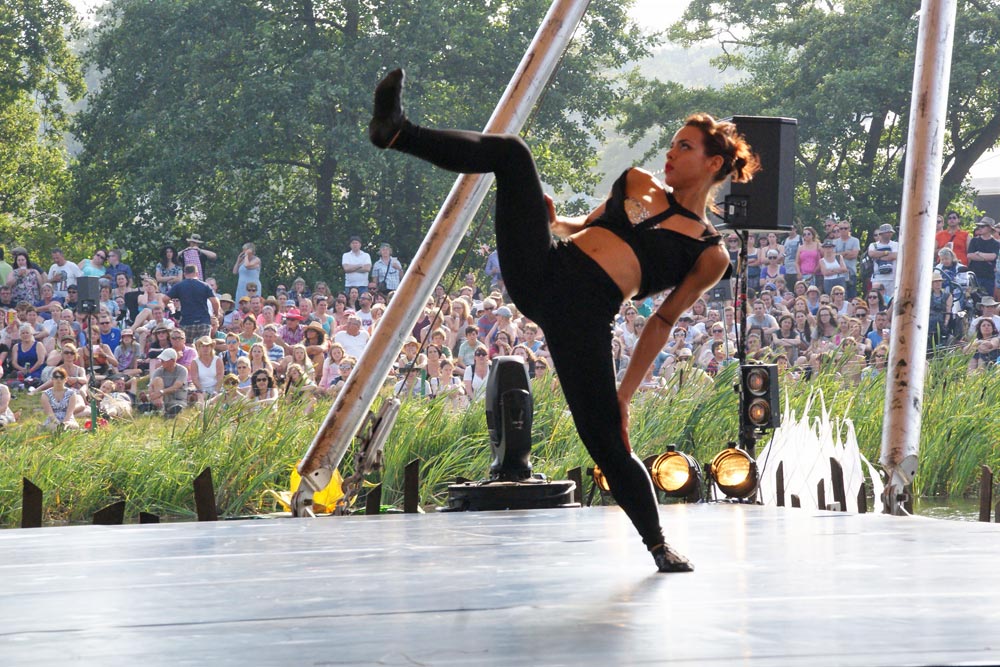 Ballet Revolucion at Latitude Festival 2014.© Lise Smith. (Click image for larger version)