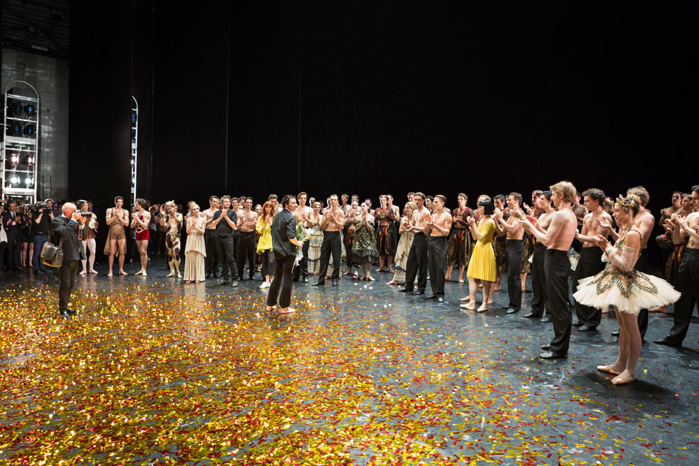 Nicolas Le Riche farewell - final curtain calls.© Sébastien Mathé / Opéra national de Paris. (Click image for larger version)
