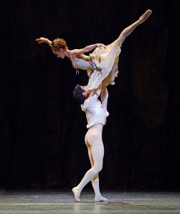 Gallery – Royal Ballet in Manon (Nunez / Bonelli) – DanceTabs