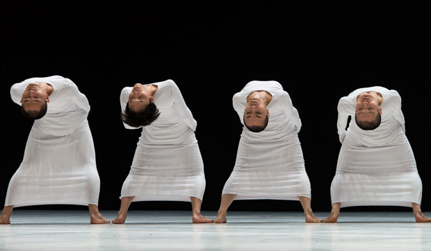 TAO Dance Theatre in <I>7</I>.<br />© Foteini Christofilopoulou. (Click image for larger version)