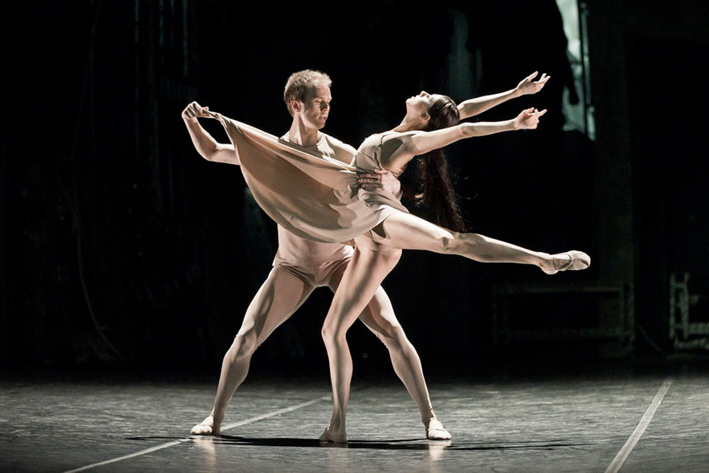 Nacho Duato’s Prelude (2011).© Nikolay Krusser, courtesy the Mikhailovsky Ballet. (Click image for larger version)