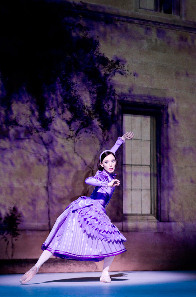 Sarah Lamb in <I>Alice's Adventures in Wonderland</I>.<br />© Johan Persson, courtesy the Royal Opera House. (Click image for larger version)
