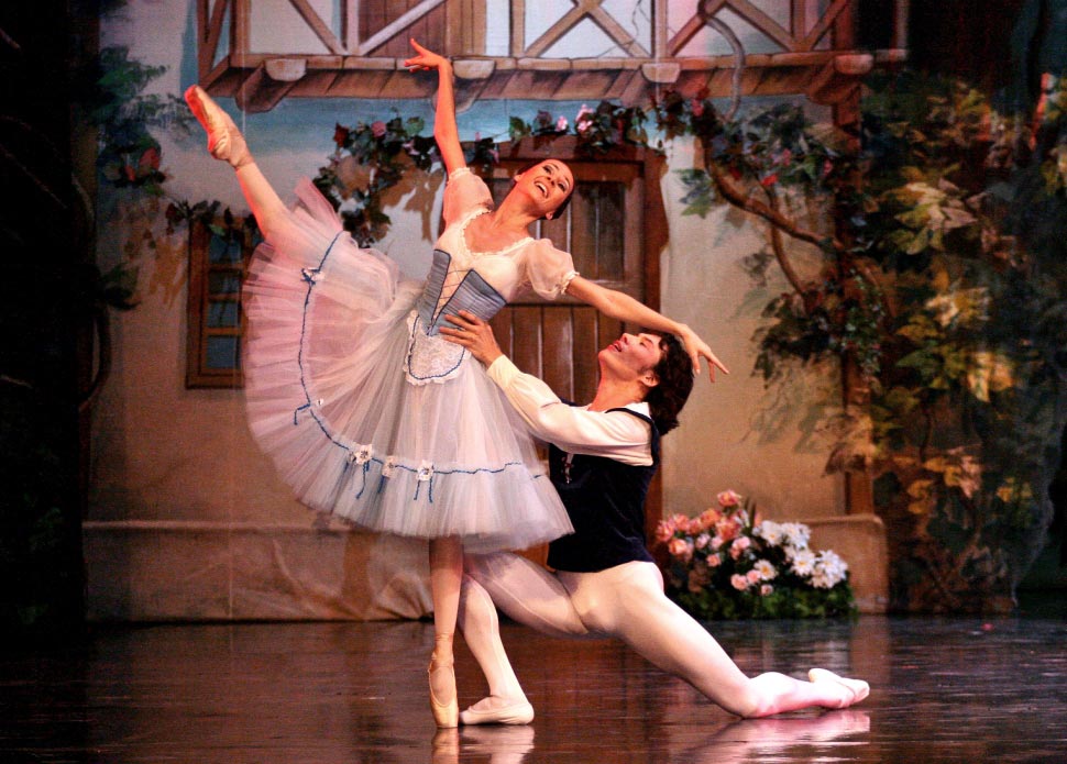 Moscow City Ballet in <I>Giselle</I>.<br />© Moscow City Ballet. (Click image for larger version)
