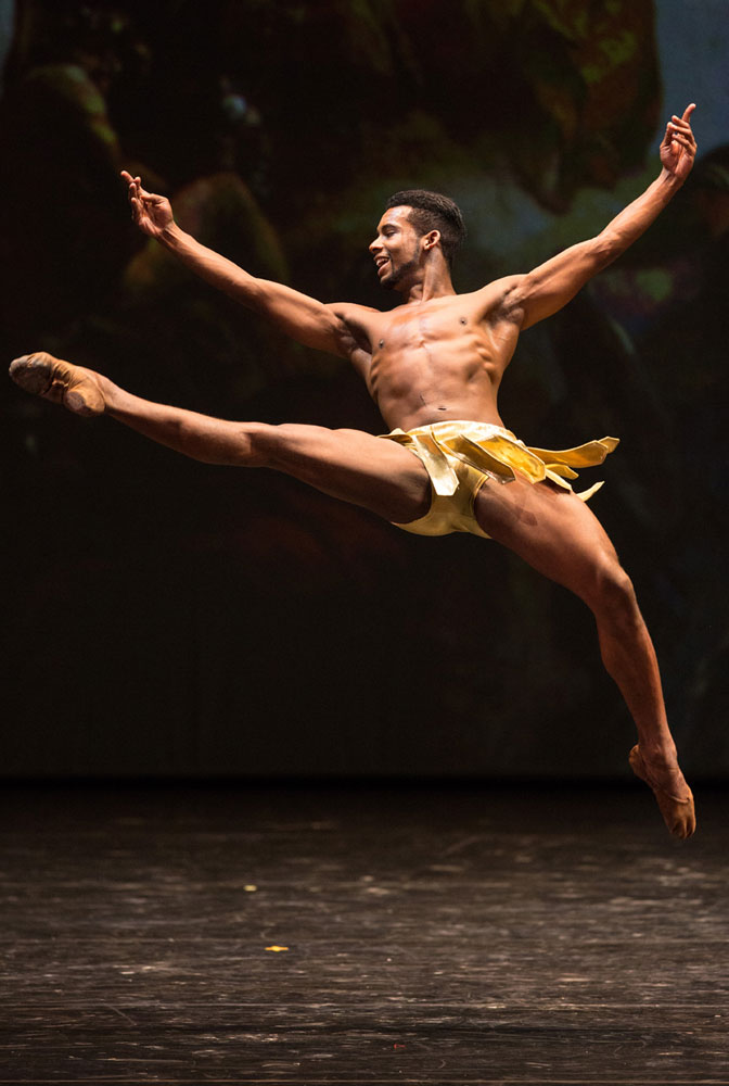 Osiel Gouneo in the Diana and Acteon pas de deux from Esmeralda.© Stas Levshin. (Click image for larger version)