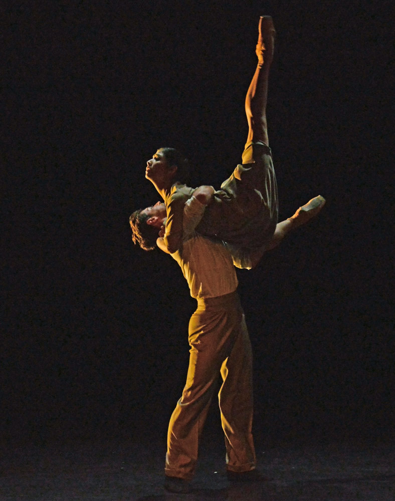 Crystal Costa and James Forbat in Stina Quagebeur's A Room in New York.© Dave Morgan. (Click image for larger version)