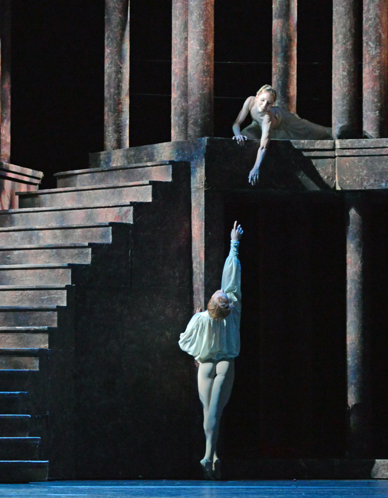 Sarah Lamb and Steven McRae in <I>Romeo and Juliet</I>.<br />© Dave Morgan, courtesy the Royal Opera House. (Click image for larger version)