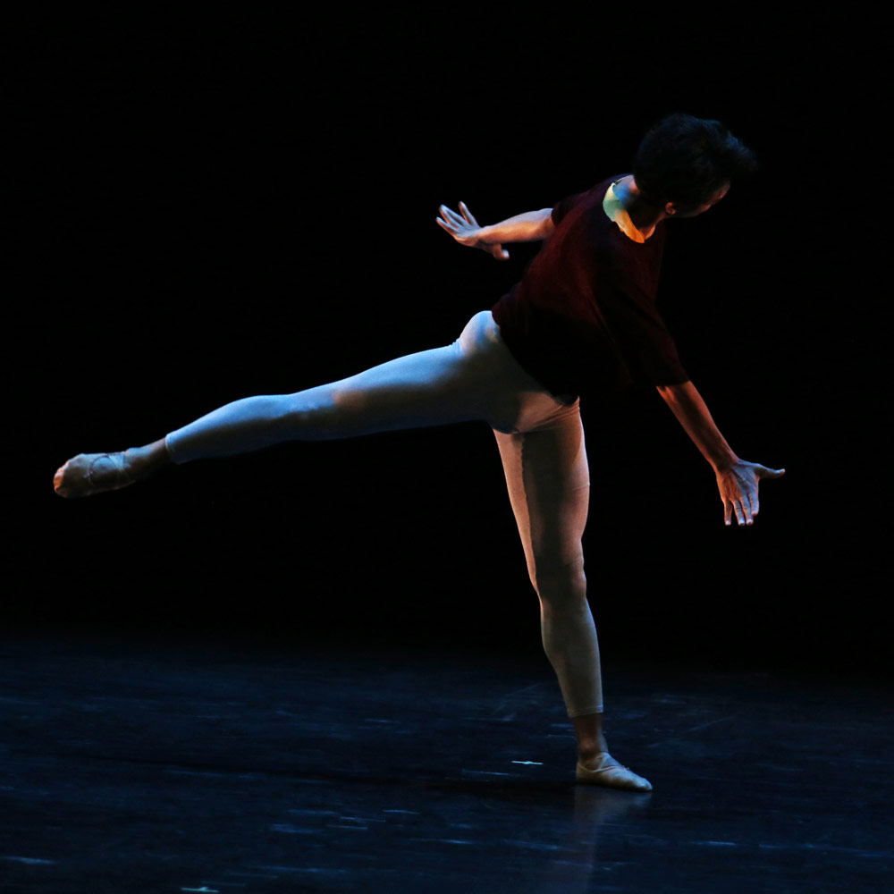 San Francisco Ballet in Hans van Manen's <I>Solo</I>.<br />© Julieta Cervantes. (Click image for larger version)