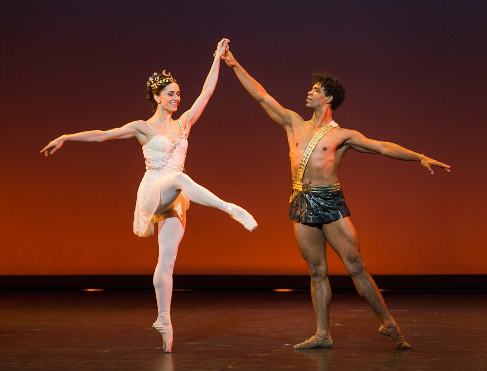 Marianela Núñez and Carlos Acosta in Diana and Actaeon.© Foteini Christofilopoulou. (Click image for larger version)