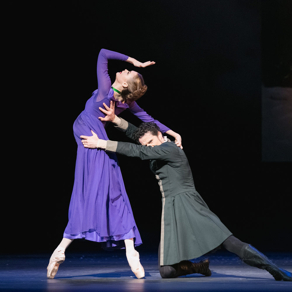 Hannah Fischer and Piotr Stanczyk in Wheeldon's The Winter's Tale.© Karolina Kuras. (Click image for larger version)