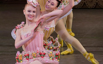 Lauren King and New York City Ballet in The Nutcracker.© Paul Kolnik. (Click image for larger version)