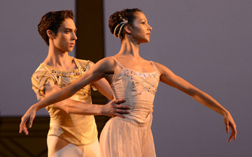 Francesca Hayward and James Hay in Rhapsody.© Dave Morgan, courtesy the Royal Opera House. (Click image for larger version)