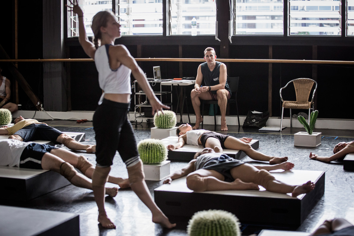 Sydney Dance Company in Cacti rehearsals.© Peter Greig. (Click image for larger version)