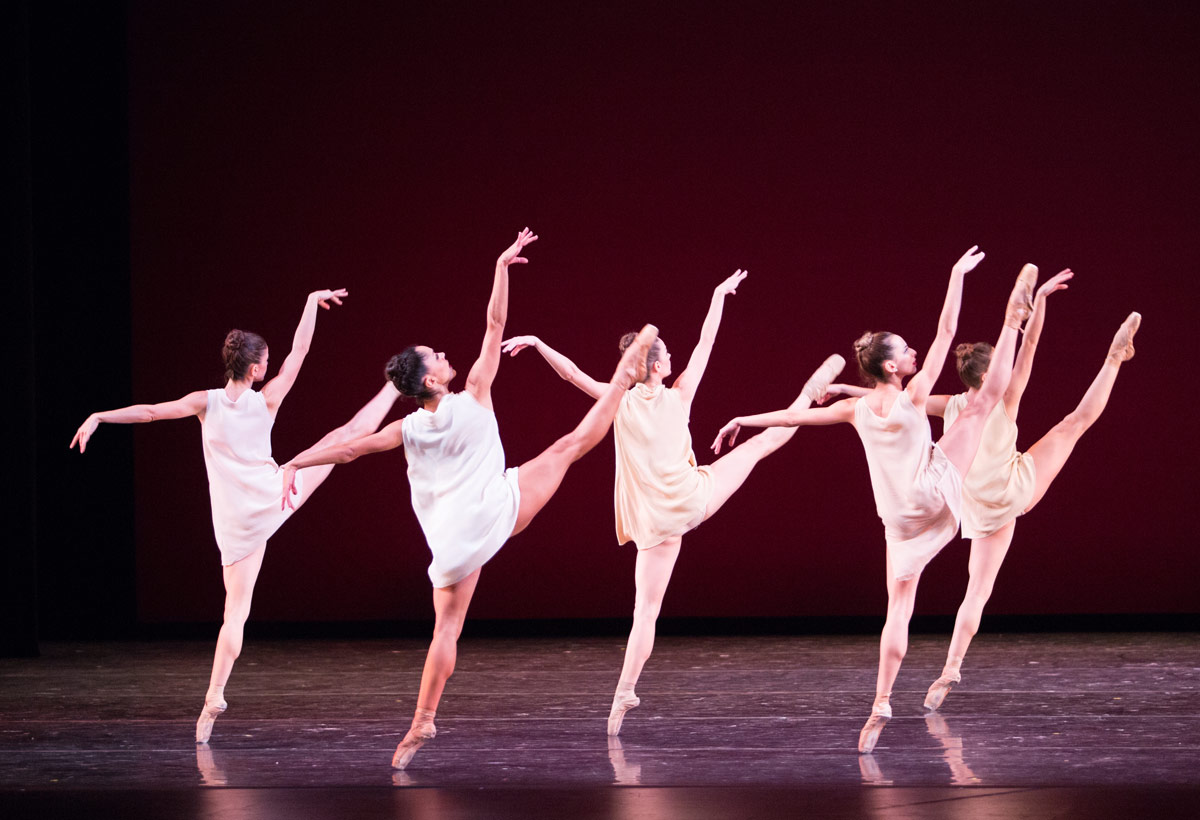 Miami City Ballet in Ratmansky's Symphonic Dances.© Sasha Iziliaev. (Click image for larger version)