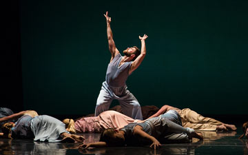 Mark Morris Dance Group in The.© Mat Hayward. (Click image for larger version)