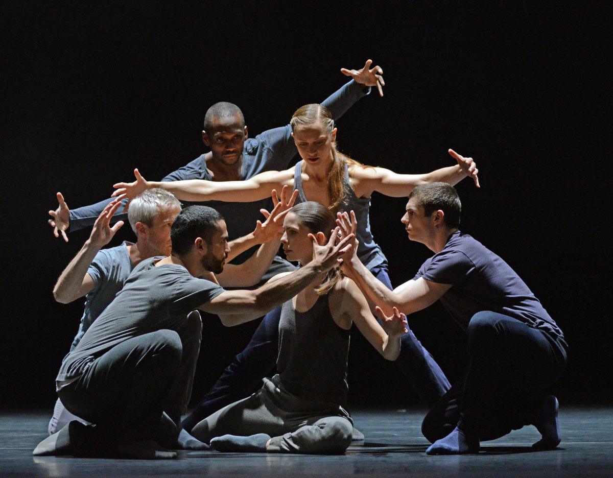 Crystal Pite and Jonathon Young's Betroffenheit.© Dave Morgan. (Click image for larger version)