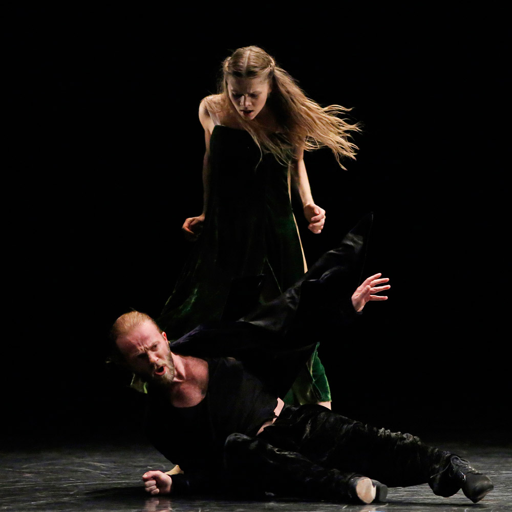 Baltic Dance Theatre in <I>Tristan and Izolde</I>.<br />© K Mystkowski. (Click image for larger version)