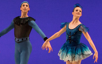 Suzanne Farrell Ballet in Danses Concertantes.© Paul Kolnik. (Click image for larger version)