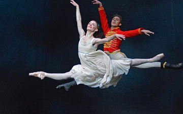 Anna Rose O'Sullivan and James Hay in The Nutcracker.© Dave Morgan, courtesy the Royal Opera House. (Click image for larger version)