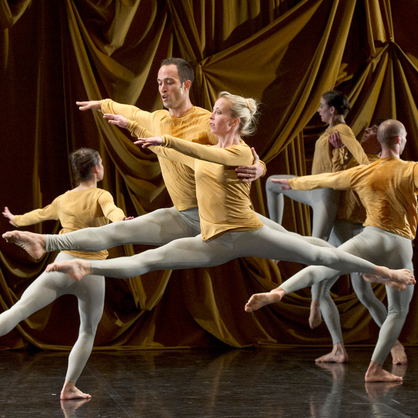 Ballet de Lorraine in Merce Cunningham's <I>Sounddance</I>.<br />© Laurent Philuppe. (Click image for larger version)