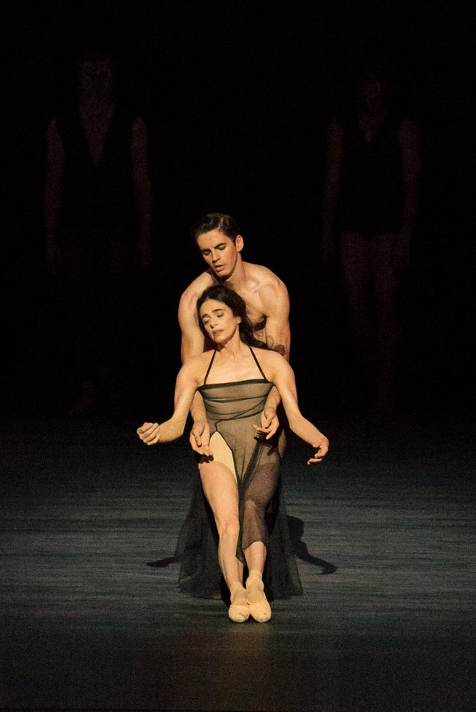 Alessandra Ferri and Federico Bonelli in the <I>Tuesday</I> section of <I>Woolf Works</I>.<br />© Darren Thomas. (Click image for larger version)